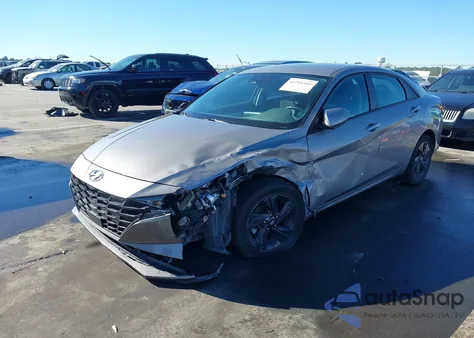 2021 Hyundai Elantra Sel z USA, uszkodzony, nr VIN KMHLS4AG5MU193783